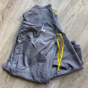 Wink Scrubs Gray Scrub Set with Yellow Accents Top & Bottoms Size XS